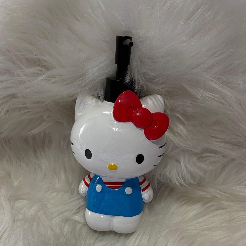 Hello Kitty Soap Dispenser with Red Bow